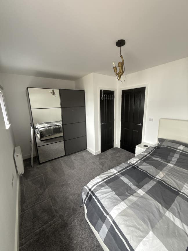 Fully Furnished Room in a new build property  Main Photo