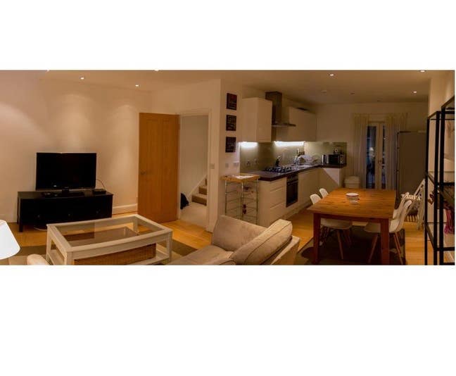 Single Room in Parsons Green Flat Main Photo