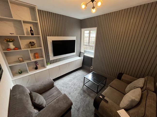 Large 4 bed house 5 mins from Tooting Broadway stn Main Photo