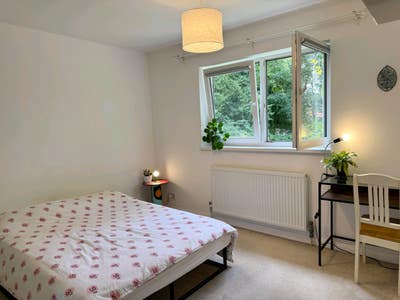 Spacious Double Room near City Centre Main Photo