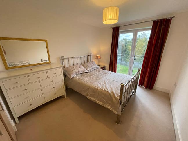 Ensuite room- Costorphine Main Photo
