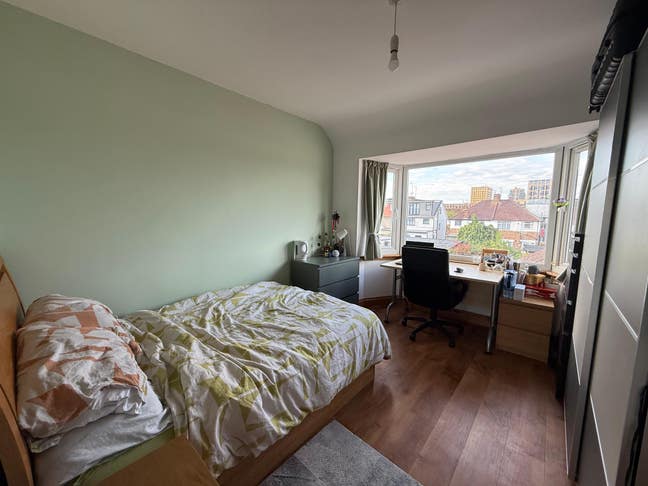 Double room near Sudbury Hill & Greenford stations Main Photo