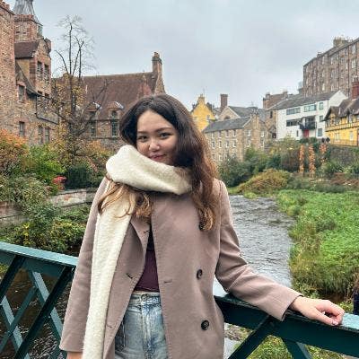 Hi! My name is Yasmin, and I’m looking for ... Main Photo