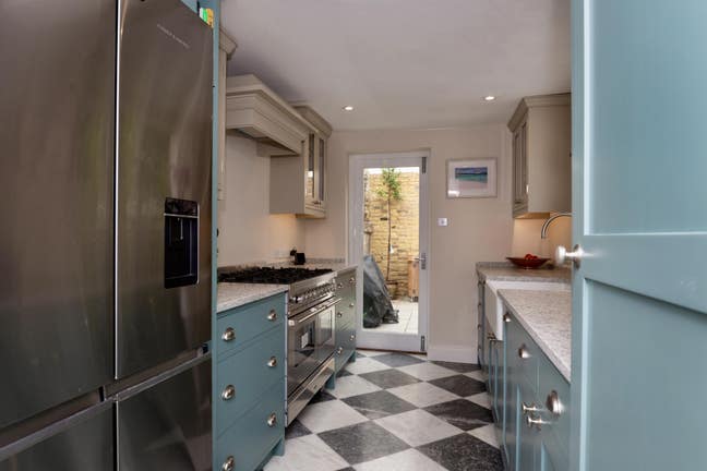 Room for weekday lodger 2-3 nights a week. Main Photo