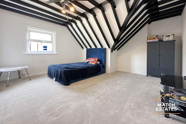 Double room to rent in central location Main Photo