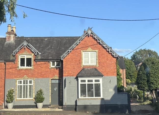 Large double room in 4 bed Victorian house. Main Photo
