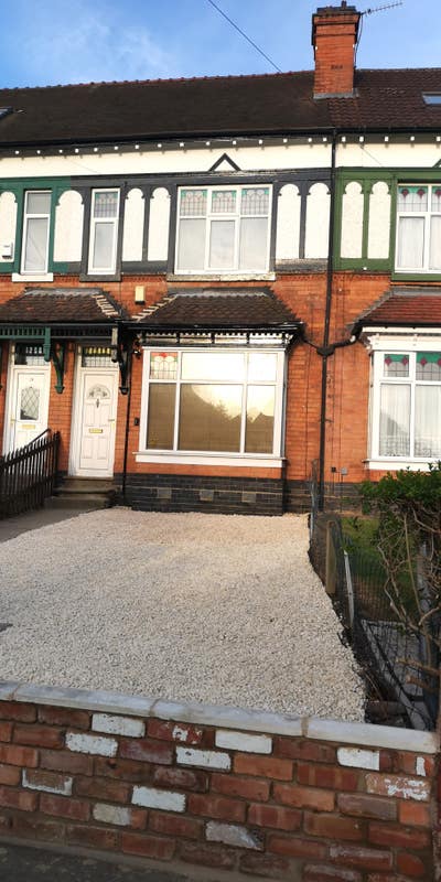 Shared House - DSS Only - Lovely House. Great Area Main Photo