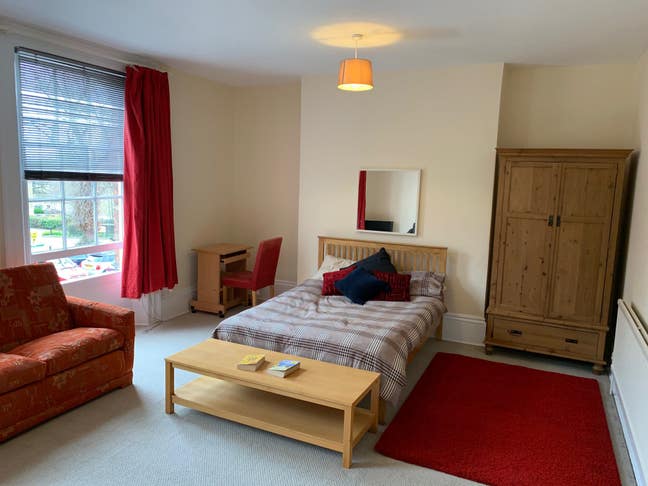 Spacious Double Room in Town (NN1) Main Photo