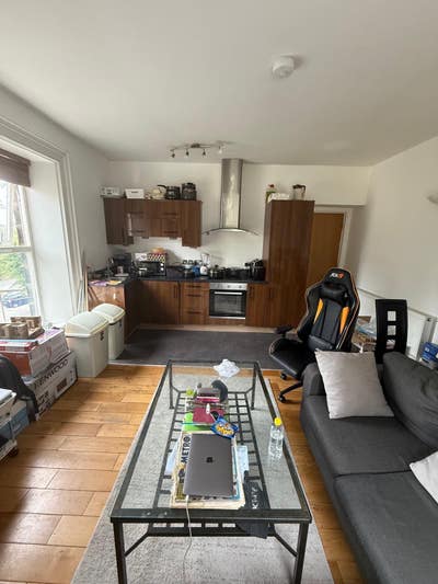 One room Main Photo