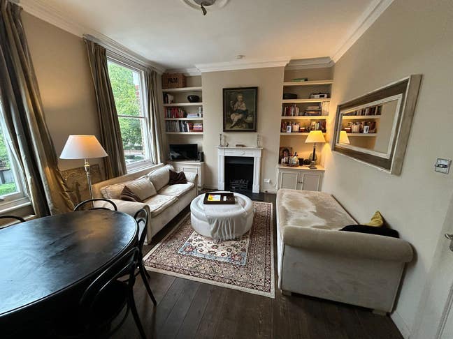 Double room in spacious Chelsea flat Main Photo