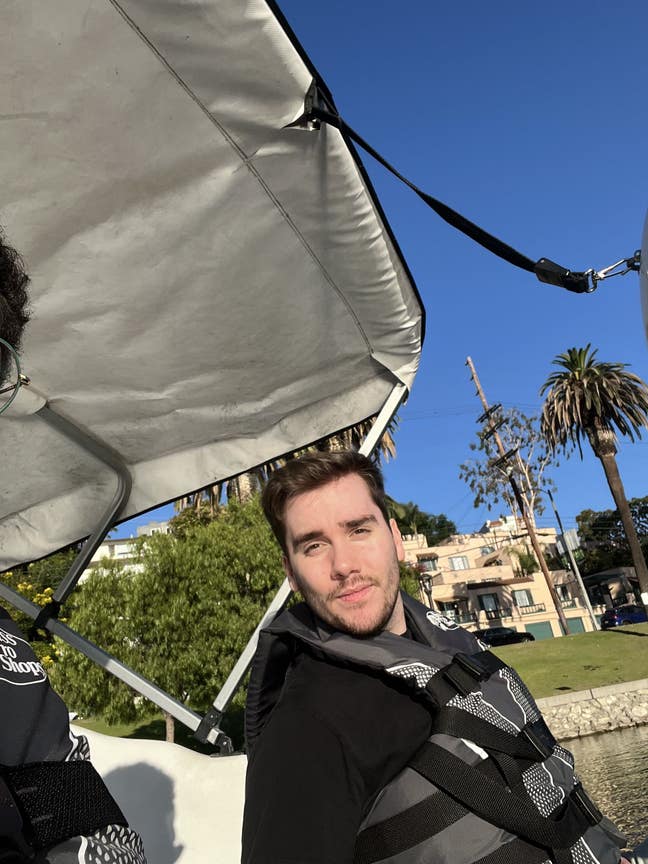 Professional Male seeks a double room Main Photo