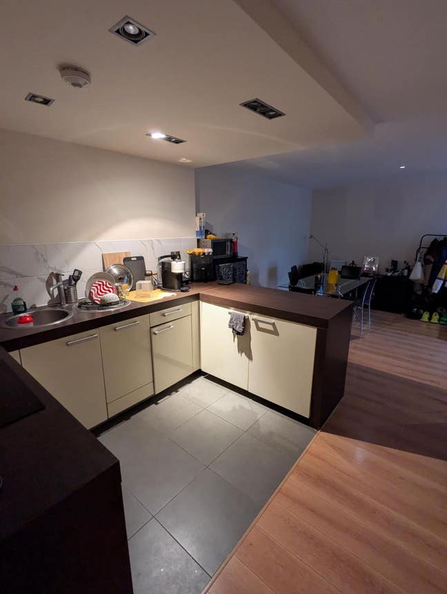 SE1 double room in 3 bed flat Main Photo