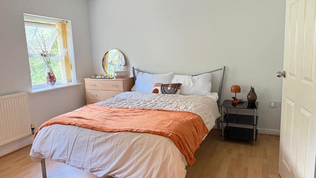 1 double EN-SUITE Bedroom available, LE67 Main Photo