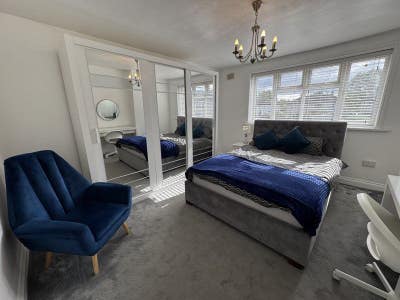 44SR: Modern Premium Rooms in Central Location Main Photo