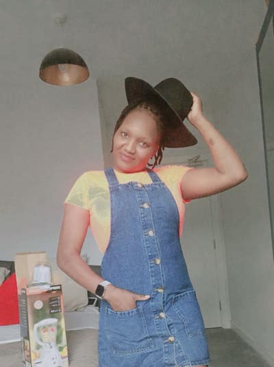 I am a professional female aged 34. I am look... Main Photo