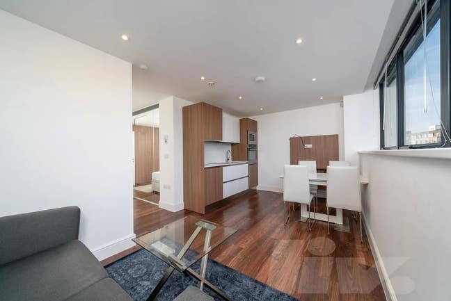 Fully Furnished 1-Bed Flat Swiss Cottage NW3 Main Photo