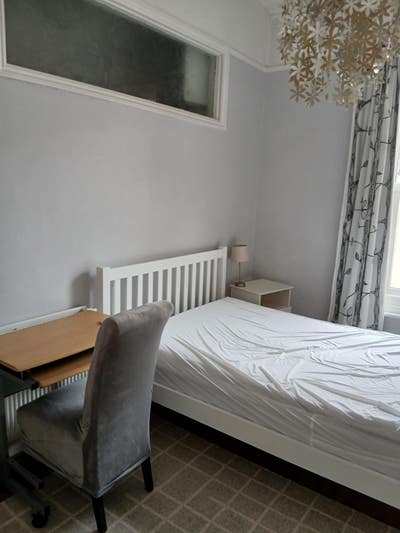 Lovely bright double room in Southsea Main Photo