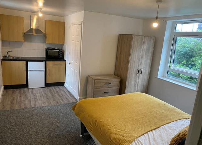 Luxury self-contained studio with parking Main Photo
