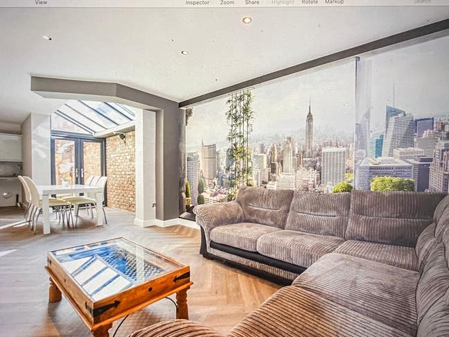 Stylish Room in Fallowfield House Main Photo