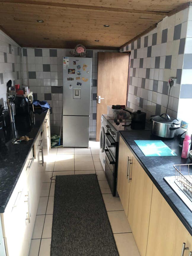 Room available in shared house Main Photo