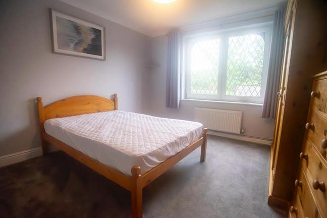 Spacious Double Room – Bills Included – Calm, Resp Main Photo