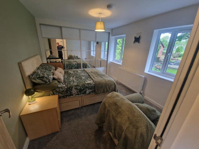 Double room, in large 4 bed house Main Photo