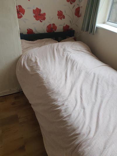 A very neat and furnished bedroom in a quiet area  Main Photo