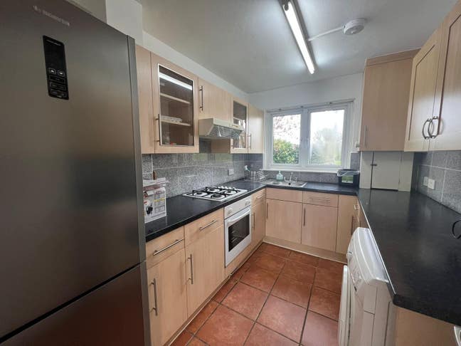 Fun East Croydon Flatshare – Double Room for £750! Main Photo