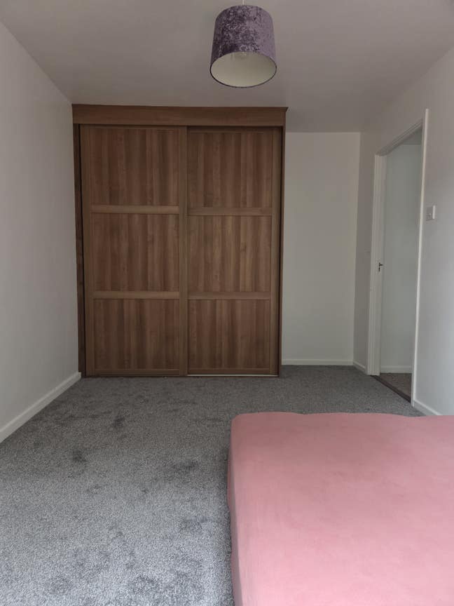 Single room in a family house, best for student Main Photo