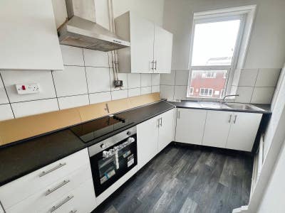 21 bed House Share Main Photo