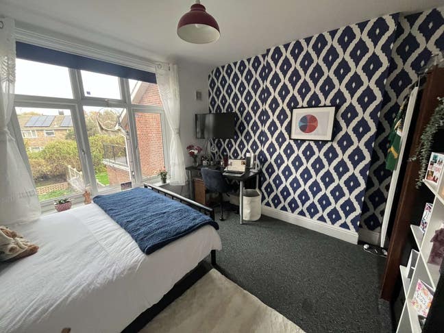 Student room available September Main Photo