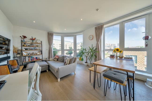 Kidbrooke SE3 2b2b Main Photo