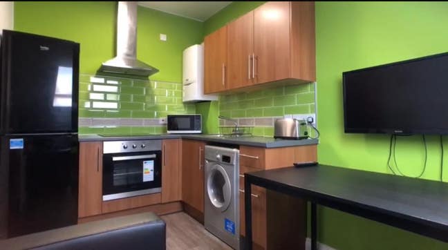 4 Bedroom Apartment /individual en-suite Room  Main Photo