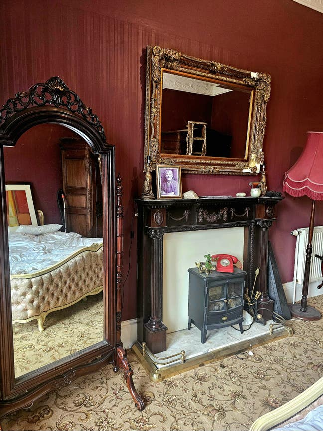 Near central, Beautiful, Neo-Victorian style flat Main Photo