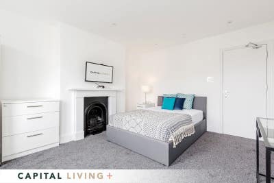 Two Double Rooms // 5 Min Walk from Clapham North Main Photo