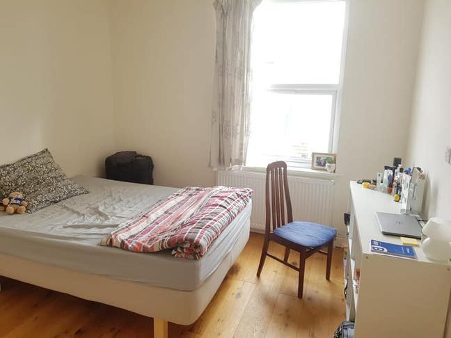 Bright Large double bedroom in peaceful house SE18 Main Photo