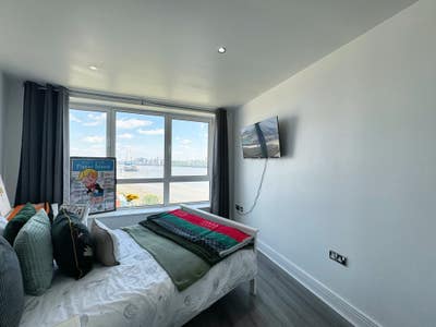 Ensuite room w/ gym & sauna access 💎 Main Photo