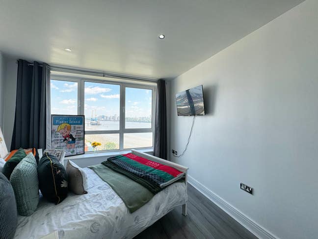 Ensuite room w/ gym & sauna access 💎 Main Photo