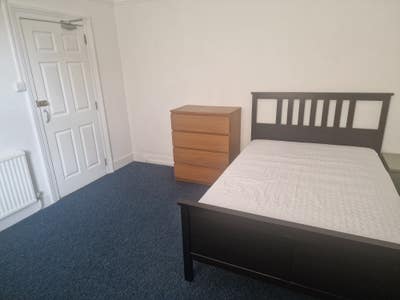 Spacious Double Room  Main Photo