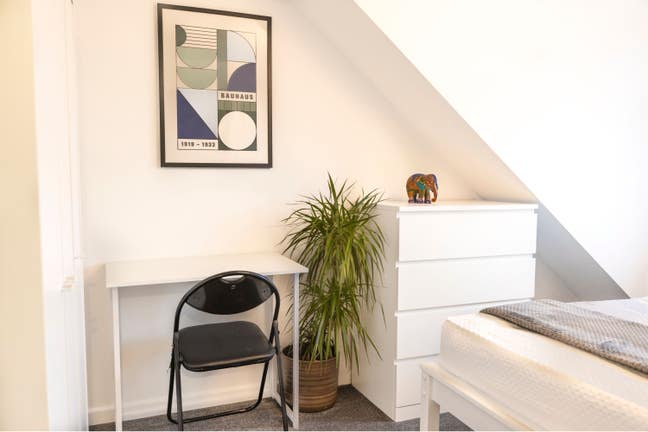 Modern, Clean, Safe, Secure Double en-suite Main Photo