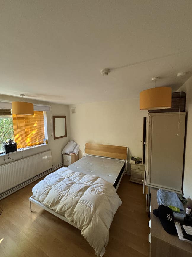 SPACIOUS double room in Stockwell  Main Photo