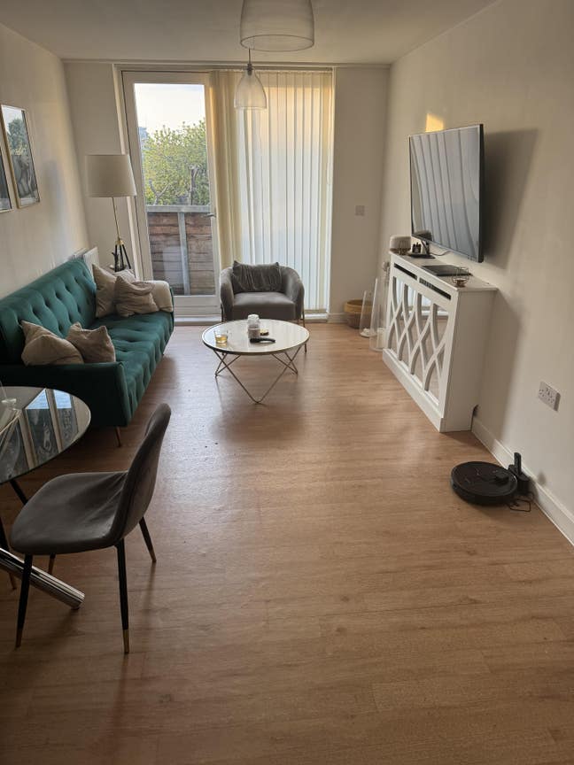 Peaceful studio- sublet for female only  Main Photo