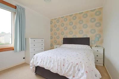 Double Room, Spacious, Short or Long Term Main Photo