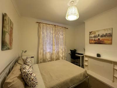 Room for Couples - Near Train and Town Main Photo