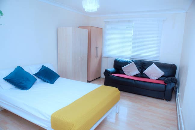🏠 1-Bedroom Flat for Rent – N8  Main Photo