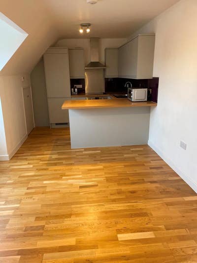 1 Bed Flat, Banstead High Street Main Photo