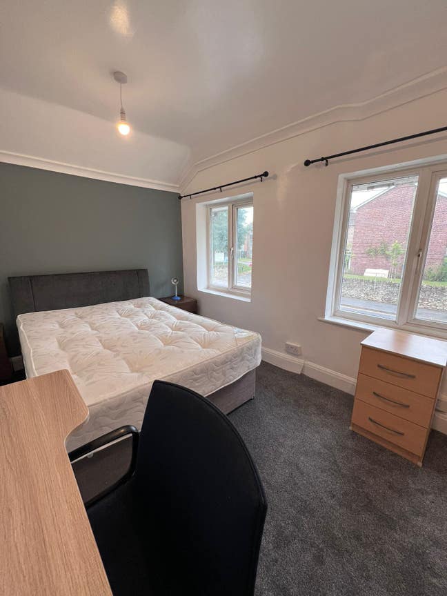 🛌 Double Room - Close to Templar Square Main Photo