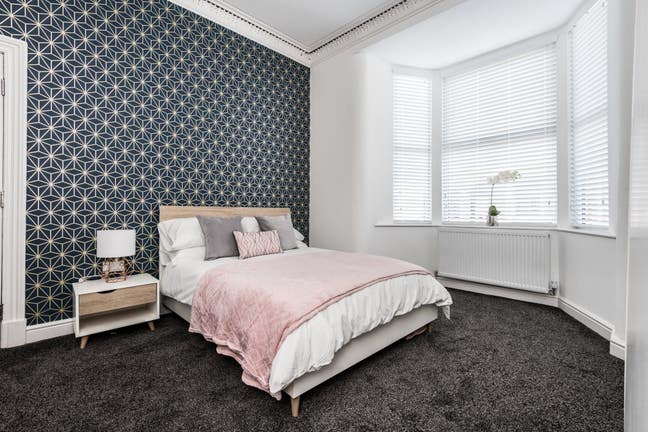 Bright and airy room - with shower room! Main Photo
