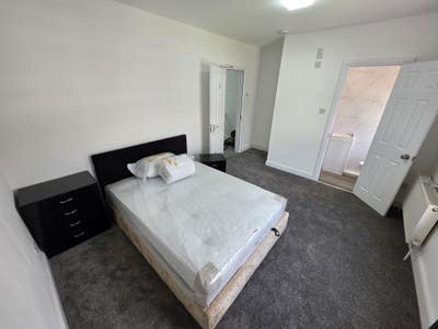 Brand New En-Suite Bedrooms - Near Bedford Station Main Photo