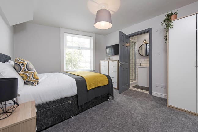 Stylish Ensuite Room – Move in Sept 1st 🏡 Main Photo